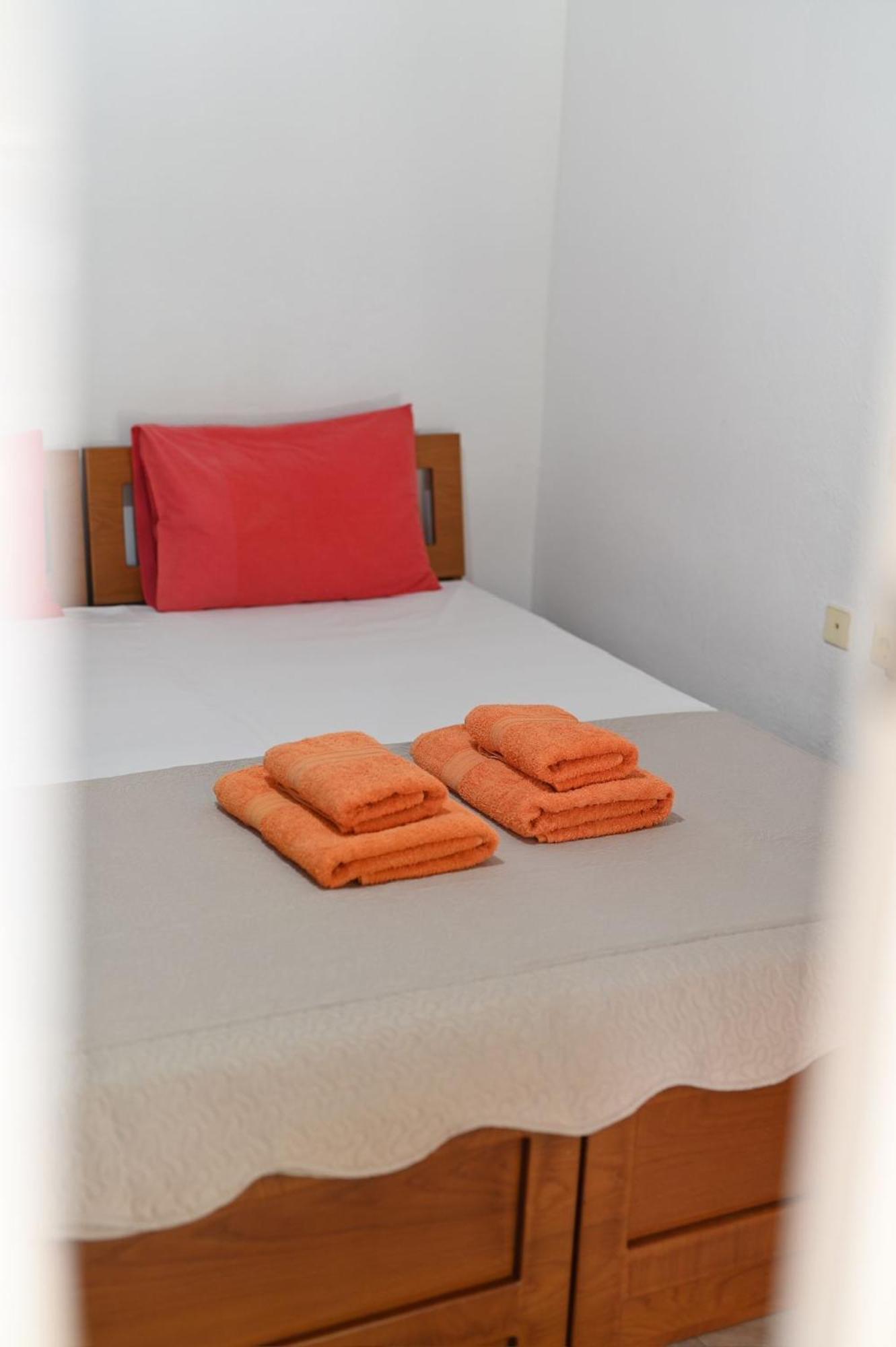 Guesthouse Agnandi Като-Лутраки Экстерьер фото
